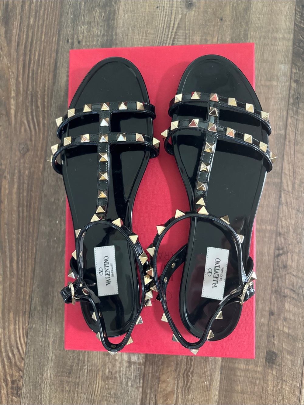 Valentino Garavani Rockstud Flat Rubber Sandal